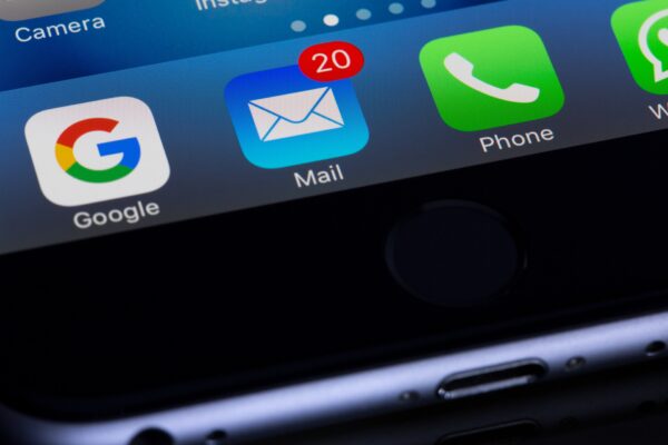Los directores no leen (tus mails)