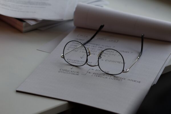 3 artículos de HBR que dan ideas sobre cómo usar storytelling oral