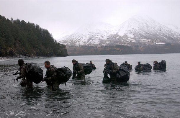 Lo que puedes aprender de los Navy SEAL para generar confianza en tu equipo
